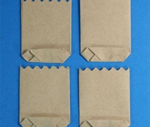 Tc1722 - Cuatro bolsas de papel