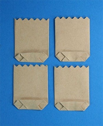 Tc1722 - Quatre sacs en papier 