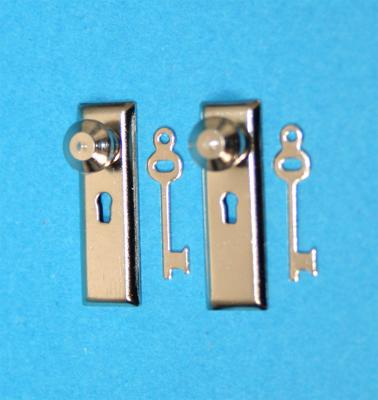 Tc0320 - Two silver lockes
