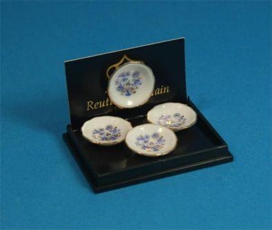 Re13888 - White plates with blue decoration