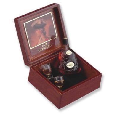 Re18568 - Box with cognac