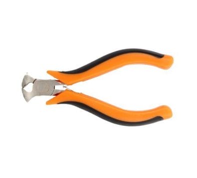 Ch02420 - Pliers for cutting