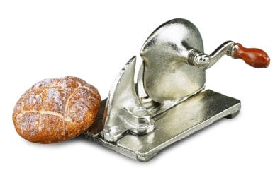 Re14705 - Cortando pan