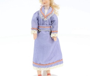 Hb0093 - Woman with violet dress