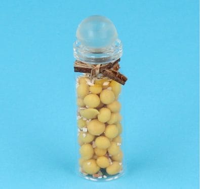 Tc2516 - Glass jar with vegetables