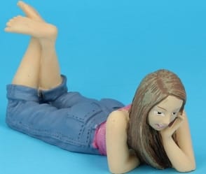 Hb0106 - Woman lying down