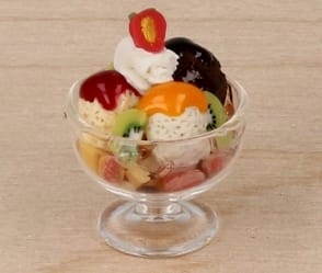 Sb0054 - Ice cream with fruit