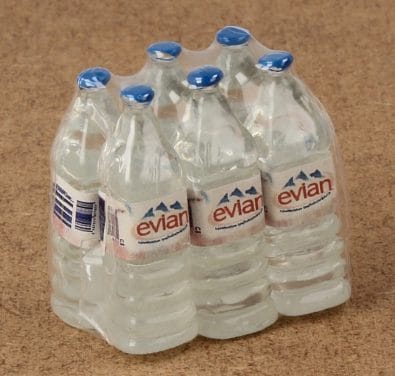 Tc0089 - Paket mit Mineralwasserflaschen