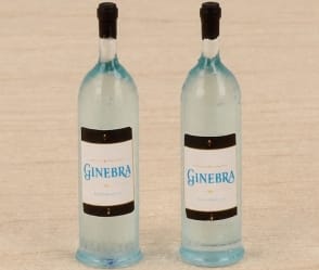 Tc0651 - Two bottles of gin