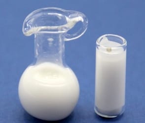 Tc0922 - Jarra de leche y vaso