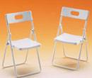 Tc0903 - Dos sillas plegables blancas